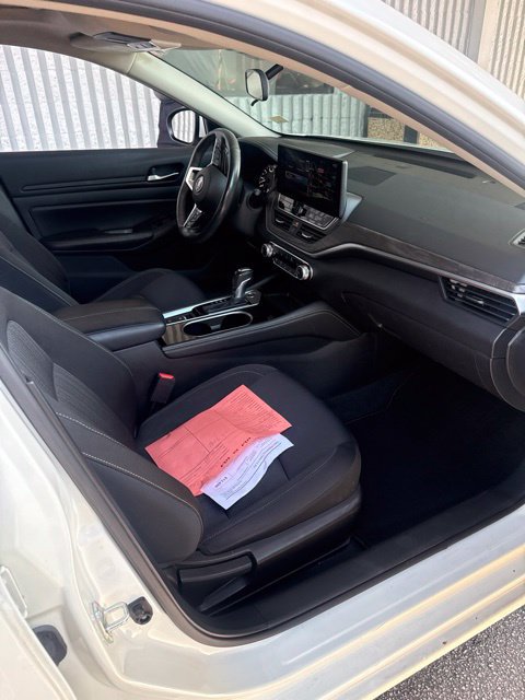 Used 2024 Nissan Altima 2.5 SV w/ SV Premium Package FWD image 6