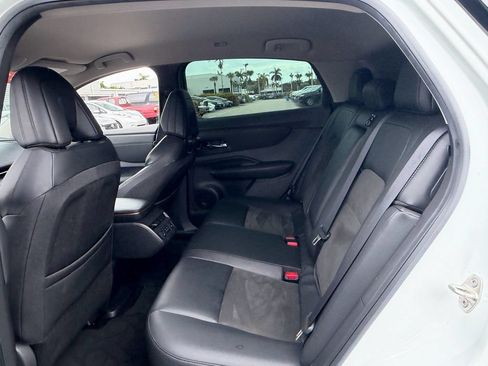 Used 2023 Nissan Ariya FWD image 12