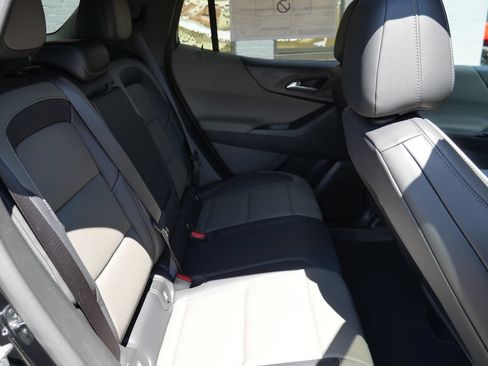 New 2027 Chevrolet Equinox LT w/ Convenience Package II AWD/4WD image 13
