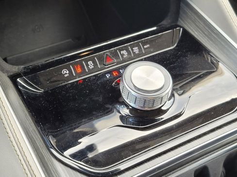 Used 2023 Jeep Wagoneer L Series II image 13