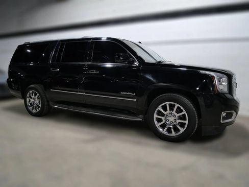 Used 2015 GMC Yukon XL Denali w/ Touring Package AWD/4WD image 3