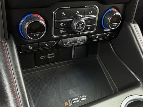 Used 2024 Chevrolet Suburban RST image 22