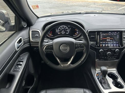 Used 2019 Jeep Grand Cherokee Limited image 3