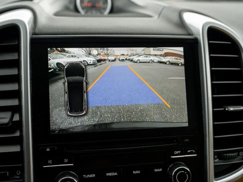 Used 2017 Porsche Cayenne image 19