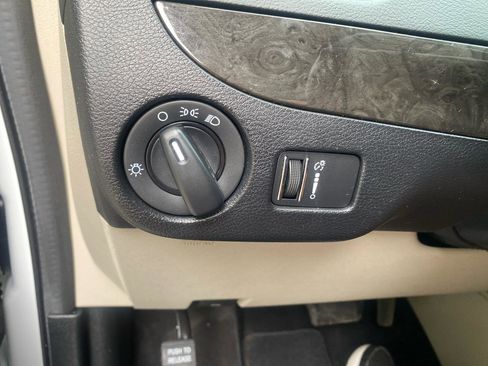 Used 2019 Dodge Grand Caravan SE w/ UConnect Hands-Free Group FWD image 20