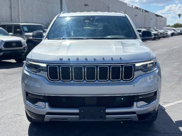 Used 2024 Jeep Wagoneer L Series II RWD image 8