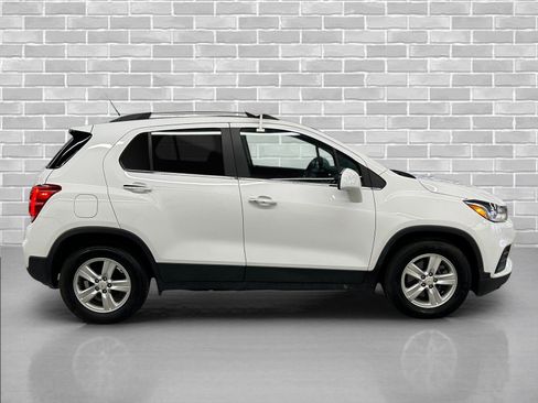 Used 2019 Chevrolet Trax LT w/ LT Convenience Package image 6