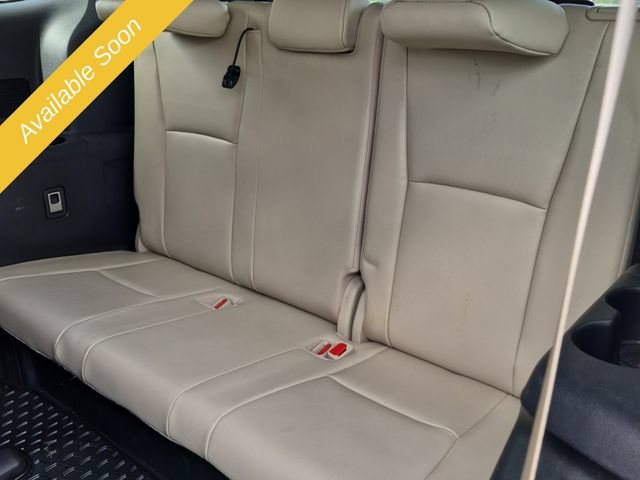 Used 2021 Toyota Highlander XLE AWD/4WD image 14