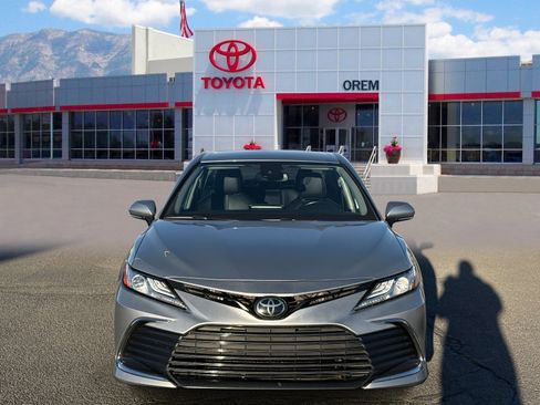 Used 2023 Toyota Camry XLE image 2