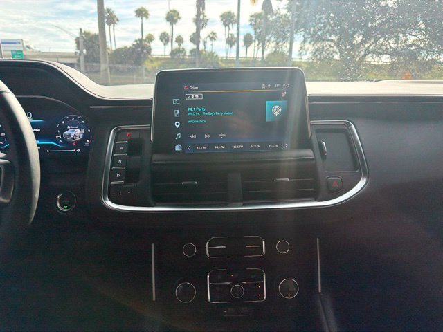 Used 2023 Chevrolet Tahoe Z71 w/ Luxury Package AWD/4WD image 8
