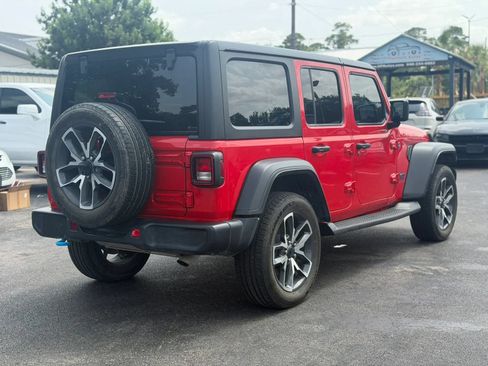 Used 2024 Jeep Wrangler Unlimited AWD/4WD image 5