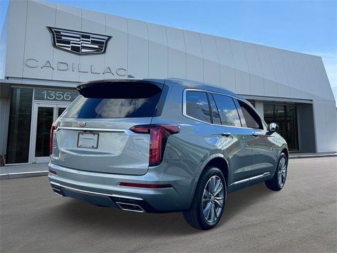 Certified 2024 Cadillac XT6 Premium Luxury w/ Platinum Package image 7