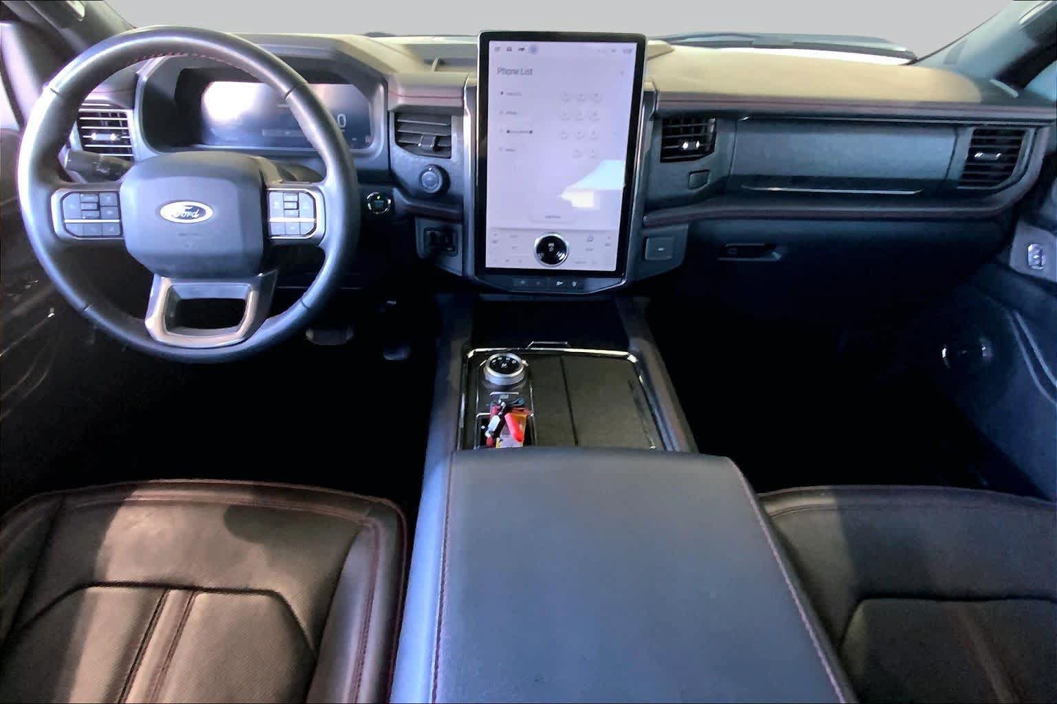Used 2023 Ford Expedition Limited RWD image 16