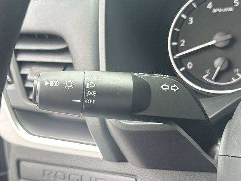 New 2025 Nissan Rogue S image 12