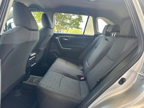 Used 2025 Toyota RAV4 XLE AWD/4WD image 20