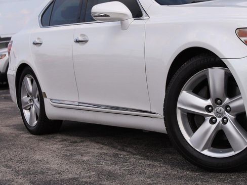 Used 2012 Lexus LS 460 w/ Comfort Pkg RWD image 3