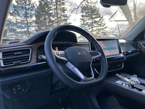 New 2026 Volkswagen Atlas SE image 6