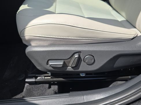 Certified 2023 Kia Niro EX image 20