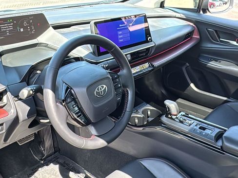 Used 2026 Toyota Prius Plug-In Hybrid FWD image 25