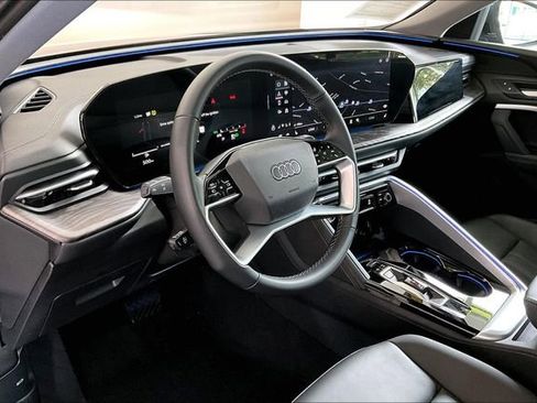 Used 2025 Audi Q5 Premium w/ Convenience Package AWD/4WD image 8