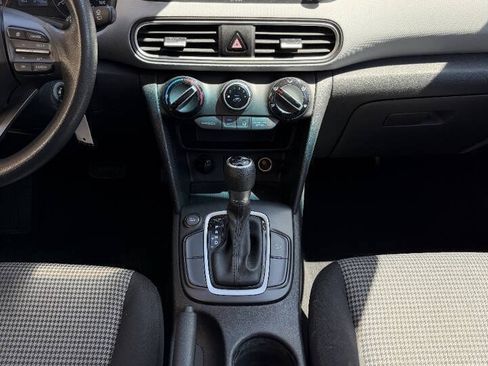 Used 2019 Hyundai Kona SE FWD image 12