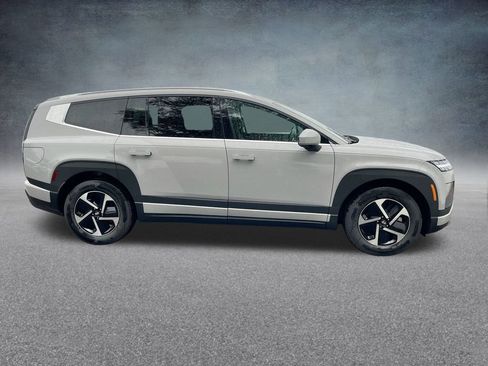 New 2026 Hyundai Ioniq 9 SE image 32