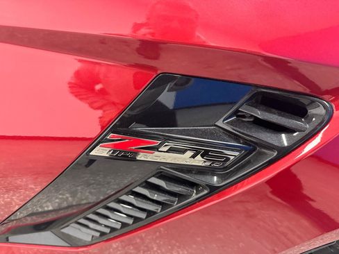 Used 2015 Chevrolet Corvette Z06 w/ 3LZ Preferred Equipment Group RWD image 28