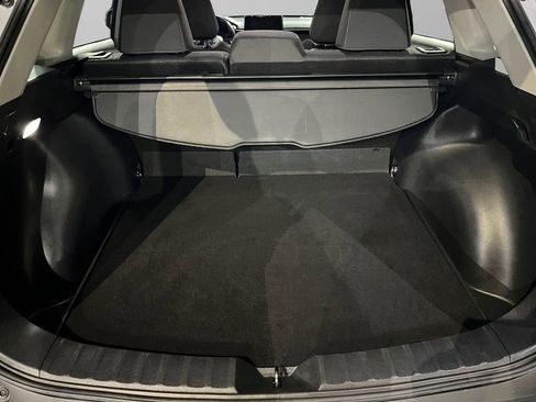 Used 2023 Toyota Corolla Cross LE image 5