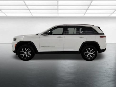 Used 2024 Jeep Grand Cherokee Limited AWD/4WD image 6