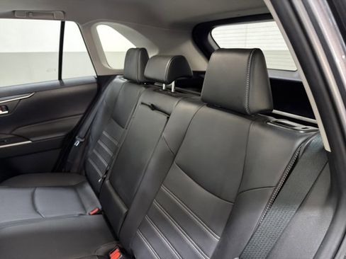 Used 2023 Toyota RAV4 XLE Premium AWD/4WD image 7