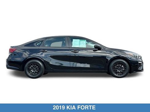 Used 2019 Kia Forte Sedan FWD image 4