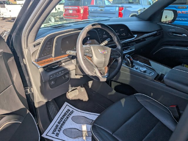 Used 2023 Cadillac Escalade Premium Luxury w/ LPO, Floor Liner Package AWD/4WD image 16