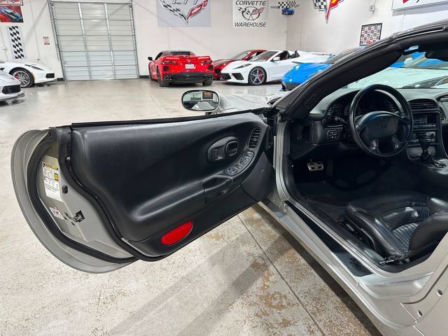 Used 2004 Chevrolet Corvette Coupe w/ Preferred Equipment Group RWD image 13