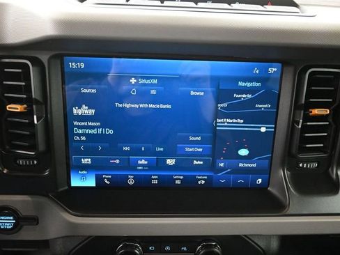 Used 2023 Ford Bronco Badlands w/ Sasquatch Package image 15