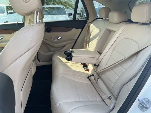 Used 2021 Mercedes-Benz GLC 300 image 21