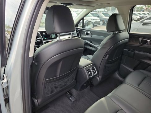 New 2026 Kia Sorento S w/ S Panoramic Sunroof Package FWD image 16