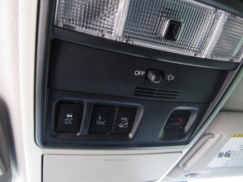 Used 2021 Toyota 4Runner SR5 AWD/4WD image 23