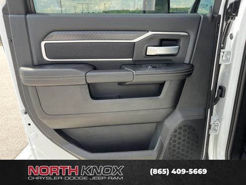 New 2026 RAM 3500 Big Horn AWD/4WD image 14