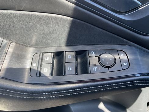 Certified 2023 Nissan Rogue SV FWD image 9