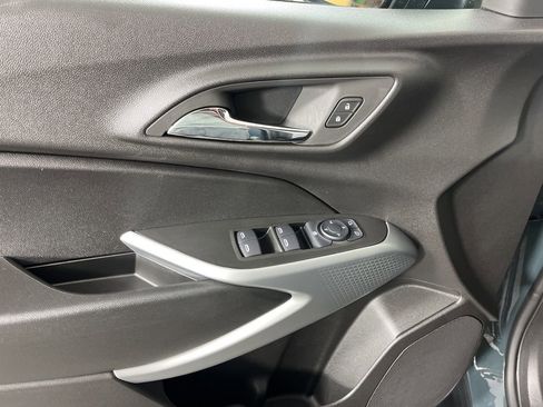 Certified 2025 Chevrolet Trax LS w/ LS Convenience Package FWD image 21