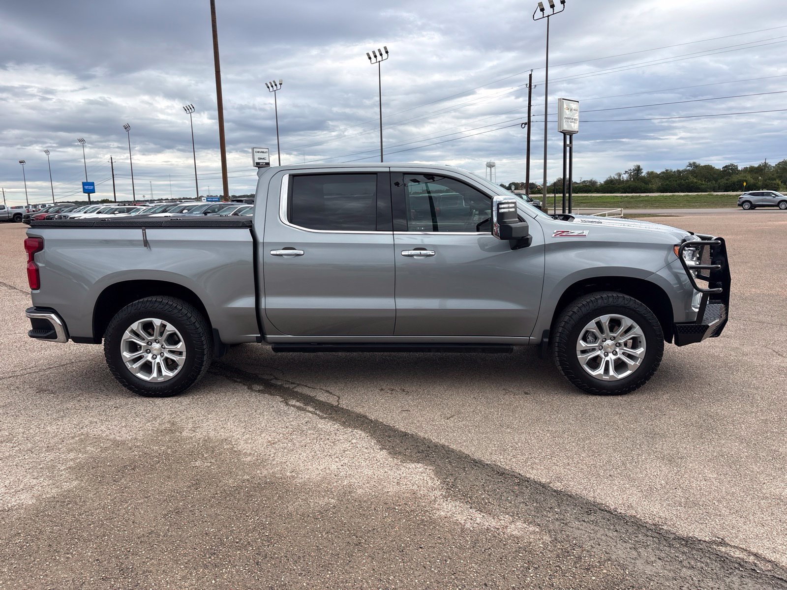 Used 2023 Chevrolet Silverado 1500 LTZ AWD/4WD image 7