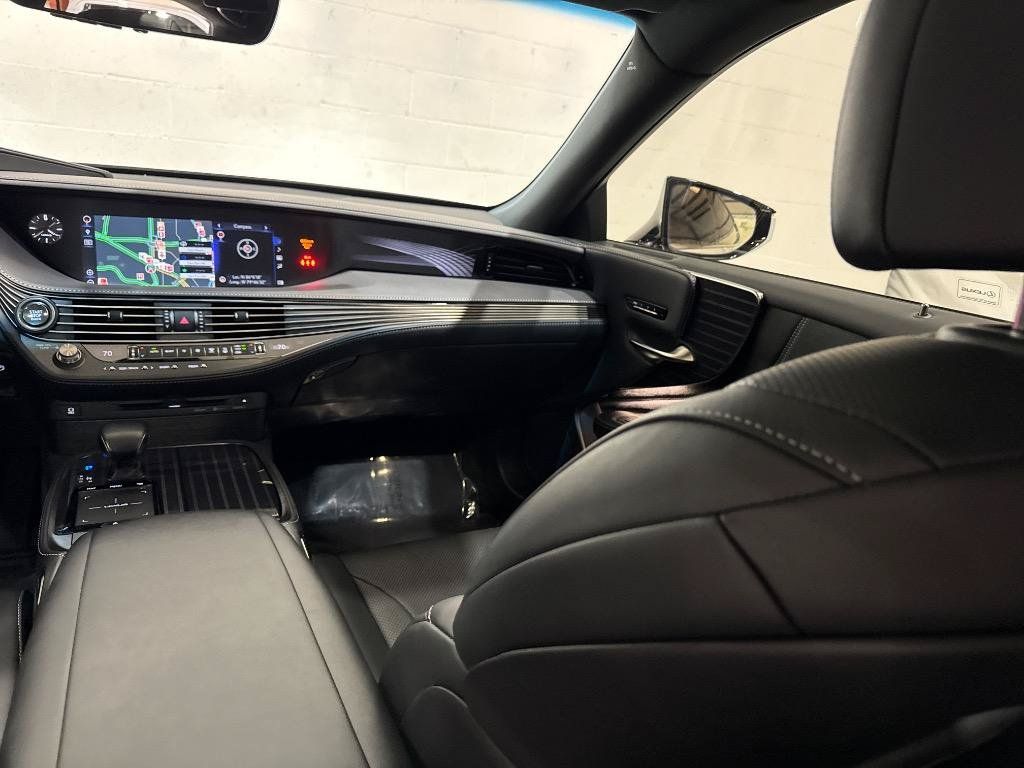 Used 2018 Lexus LS 500 w/ Accessory Package (Z1) RWD image 68