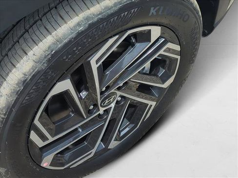 New 2025 Hyundai Tucson Limited FWD image 8