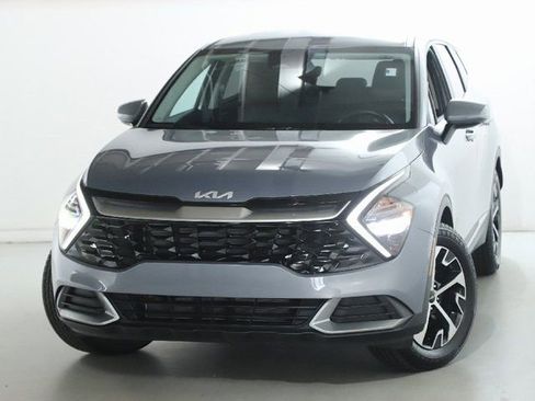 Used 2023 Kia Sportage EX FWD image 3