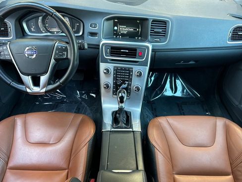 Used 2017 Volvo S60 T5 Inscription Platinum image 16