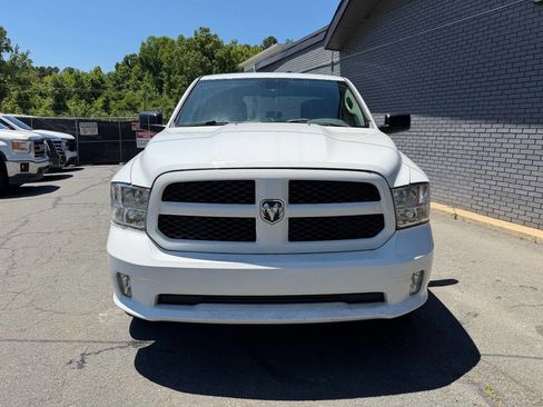 Used 2015 RAM 1500 Express RWD image 2