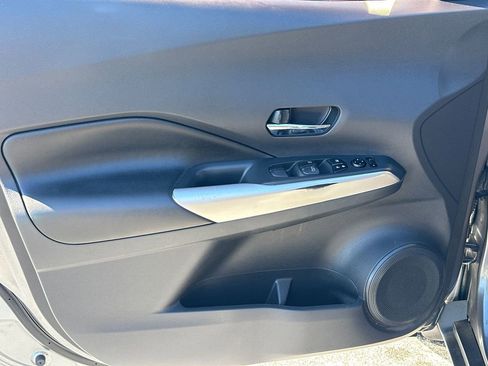 Used 2019 Nissan Kicks SR w/ SR Premium Package image 16