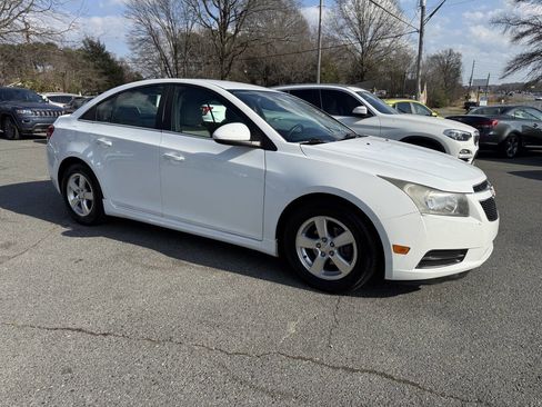Used 2013 Chevrolet Cruze LT image 4