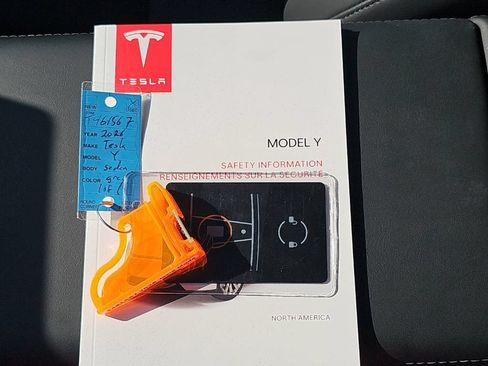 Used 2026 Tesla Model Y AWD image 5