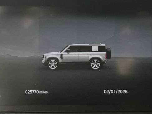 Used 2023 Land Rover Defender 110 V8 image 13